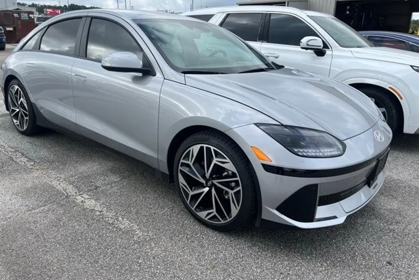 2024 Hyundai Ioniq 6 SEL photo 1