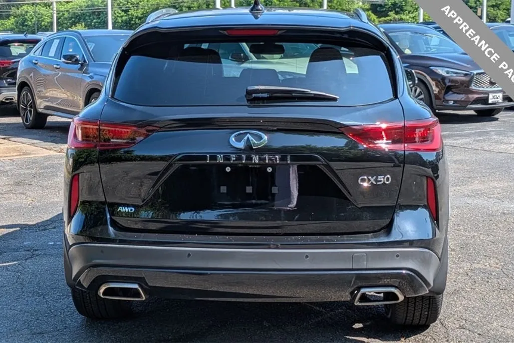2022 Infiniti QX50 Luxe photo 1
