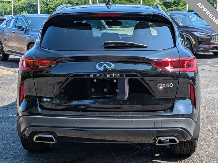 2022 Infiniti QX50 Luxe photo 1