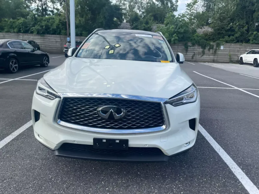 2022 Infiniti QX50 Essential AWD photo 1