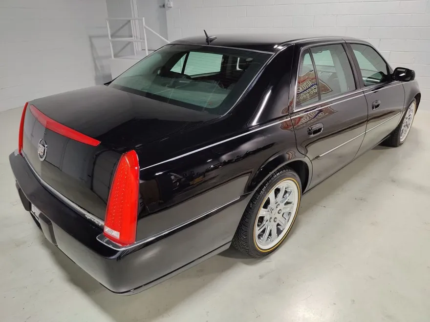 2008 Cadillac DTS photo 1