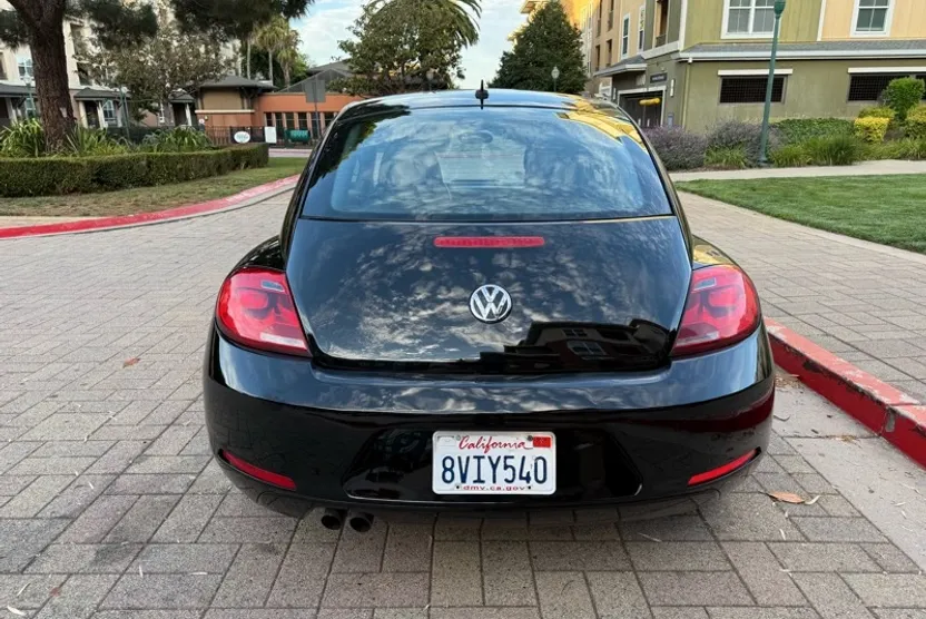 2014 Volkswagen Beetle 2.5L photo 1