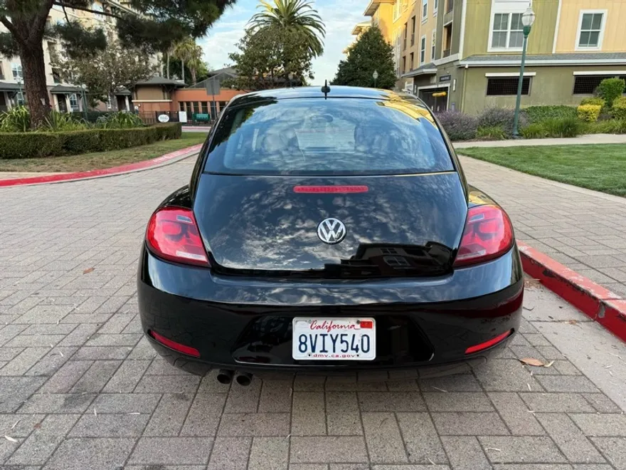 2014 Volkswagen Beetle 2.5L photo 1
