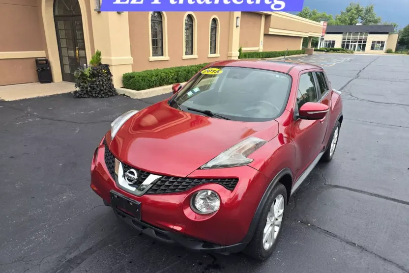2015 Nissan Juke SV photo 1