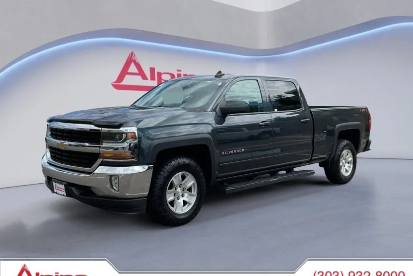 2018 Chevrolet Silverado 1500 LT photo 1