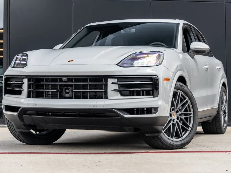 2025 Porsche Cayenne photo 1