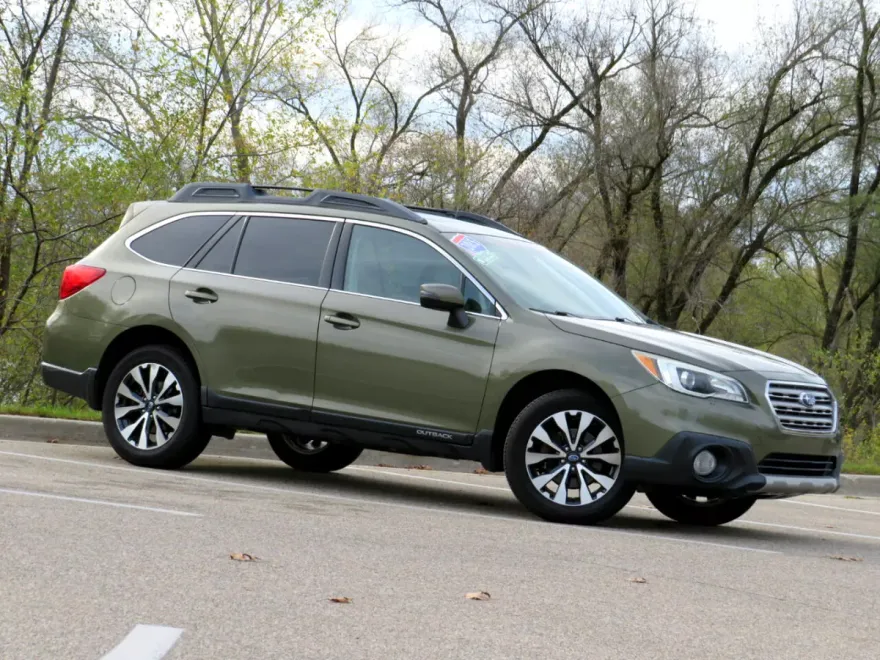 2015 Subaru Outback 2.5i Limited photo 1