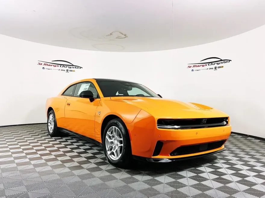 2025 Dodge Charger R/T photo 1