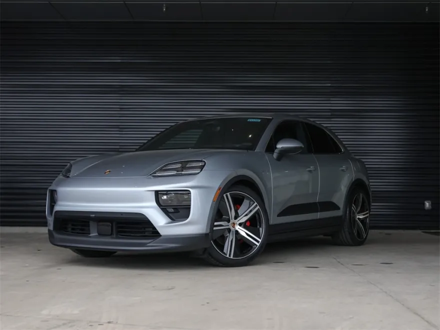 2025 Porsche Macan Electric photo 1