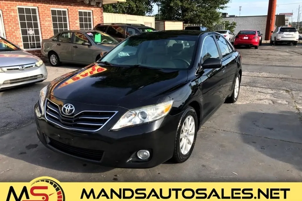 2011 Toyota Camry XLE photo 1