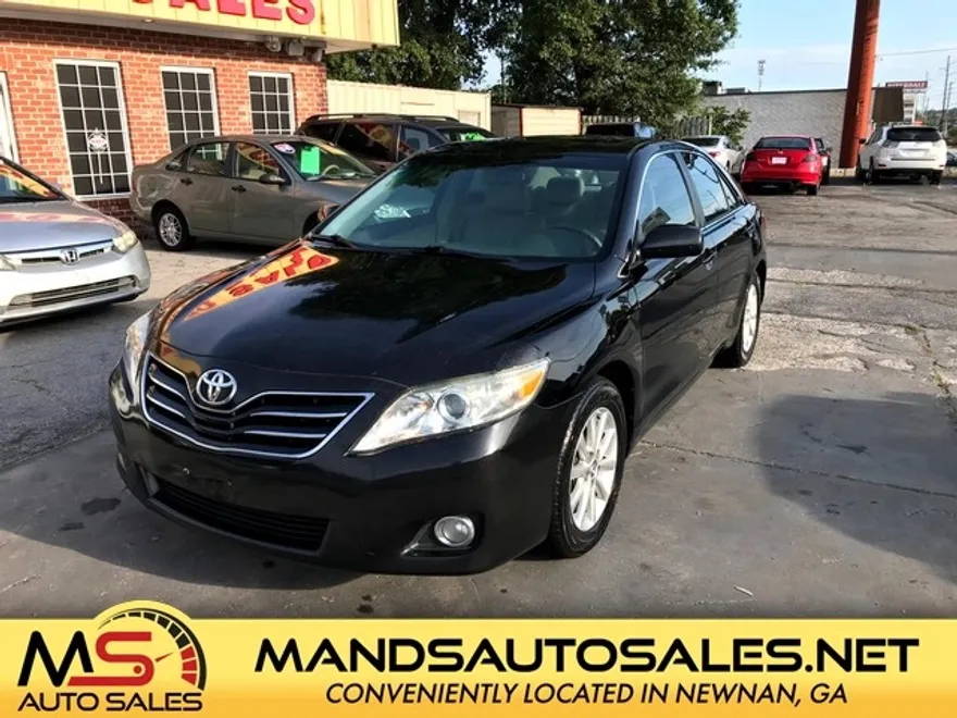 2011 Toyota Camry XLE photo 1