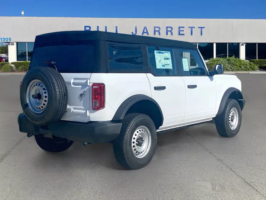 2025 Ford Bronco Base photo 1