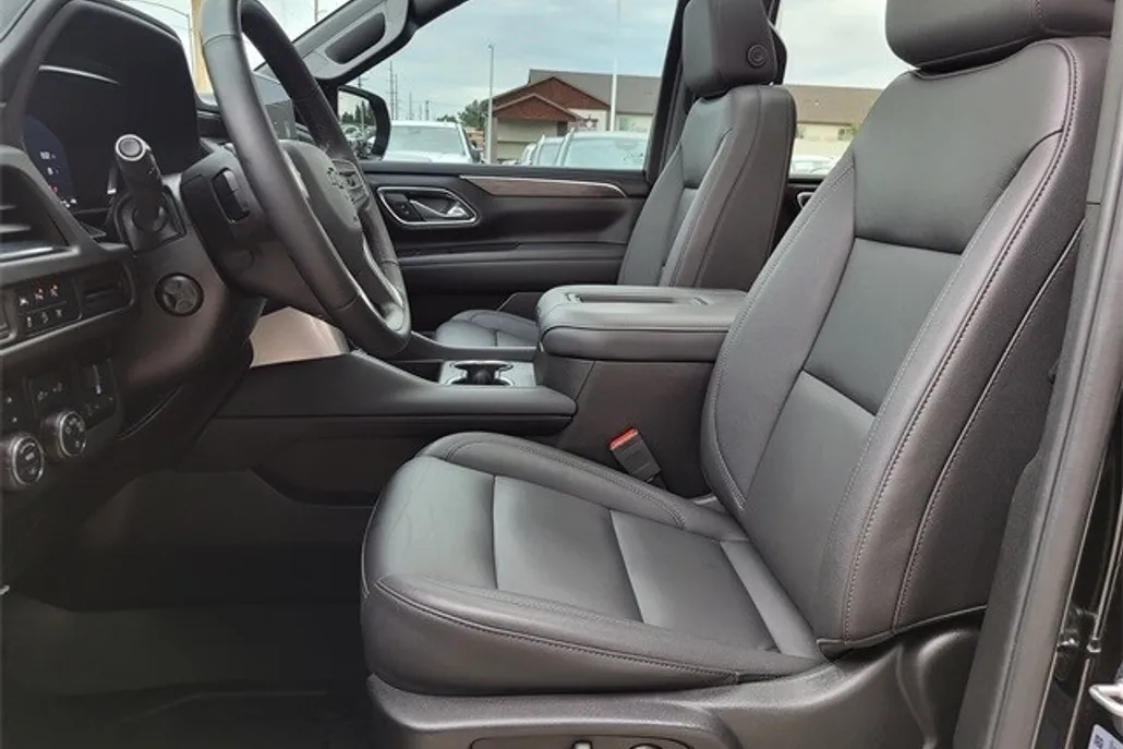 2023 Chevrolet Tahoe Z71 photo 1