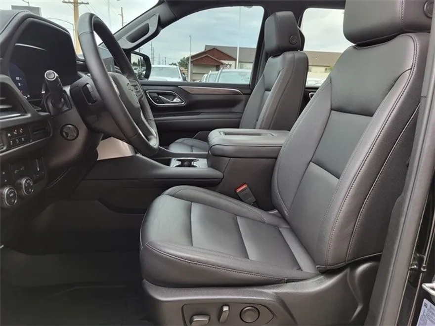 2023 Chevrolet Tahoe Z71 photo 1