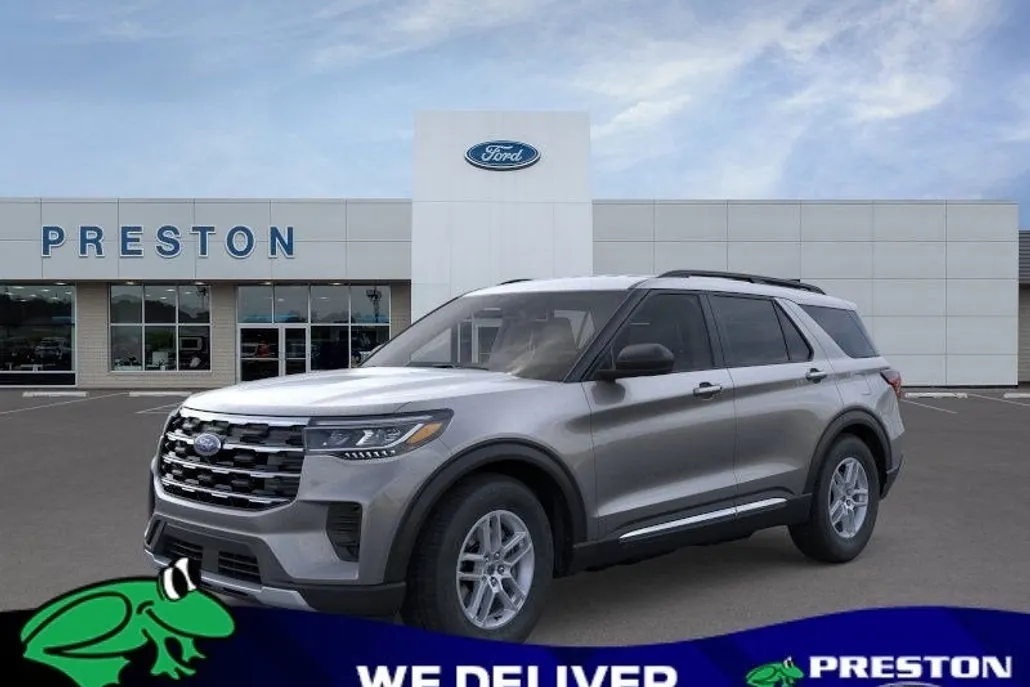 2025 Ford Explorer photo 1