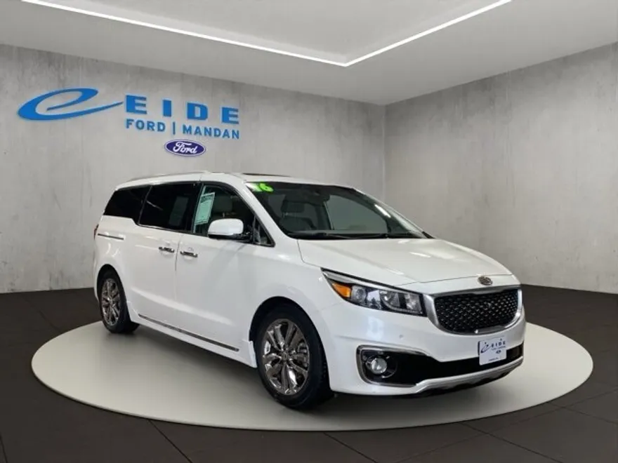 2016 Kia Sedona SXL photo 1