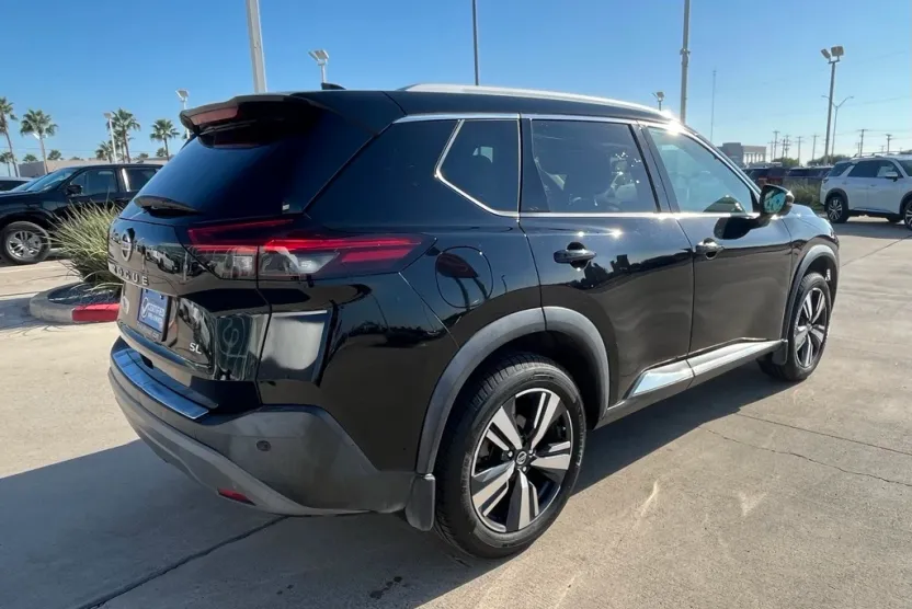 2021 Nissan Rogue SL photo 1