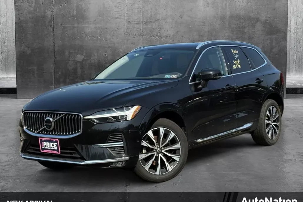 2023 Volvo XC60 B5 Plus photo 1