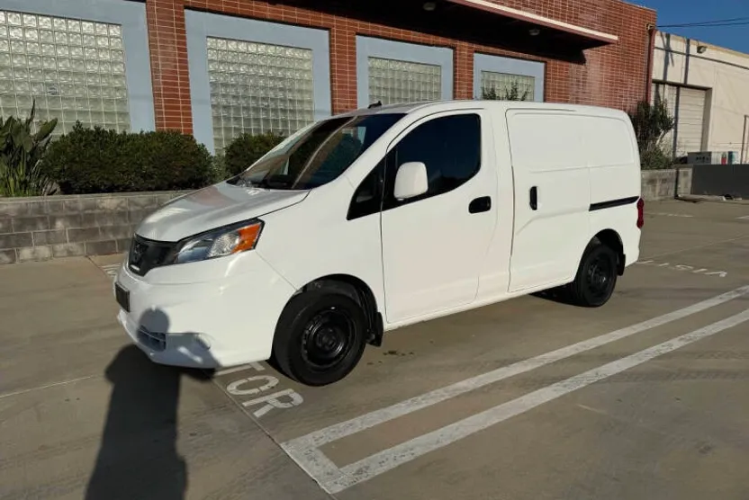 2019 Nissan NV200 SV photo 1