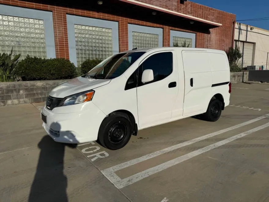 2019 Nissan NV200 SV photo 1