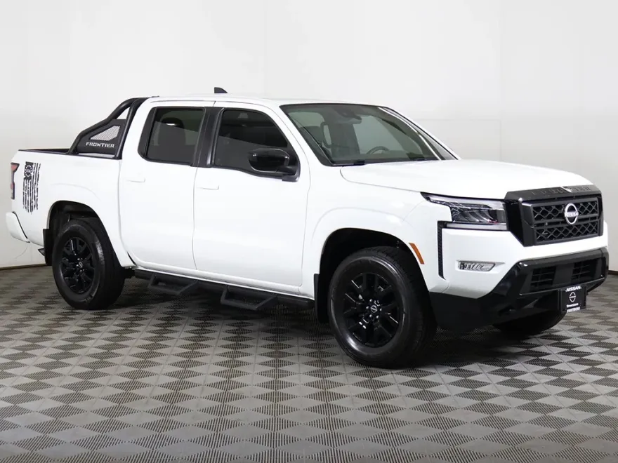 2023 Nissan Frontier SV photo 1