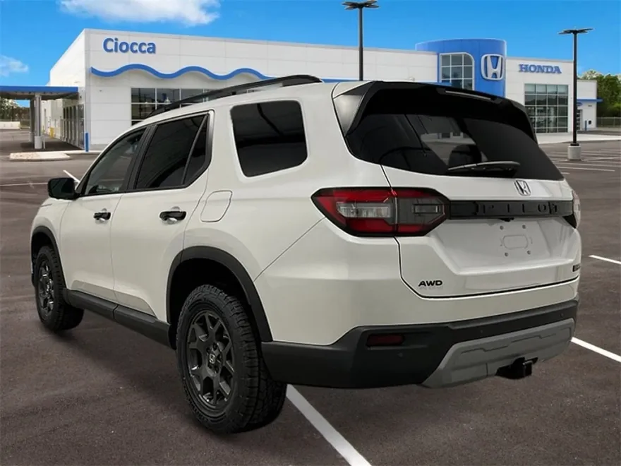 2025 Honda Pilot TrailSport photo 1