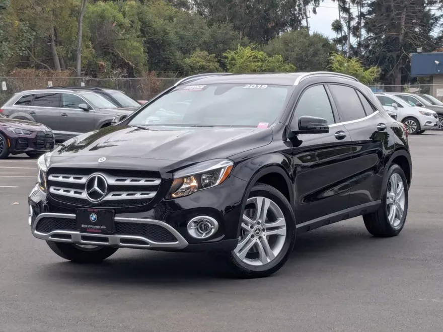 2019 Mercedes Benz GLA 250 4MATIC photo 1