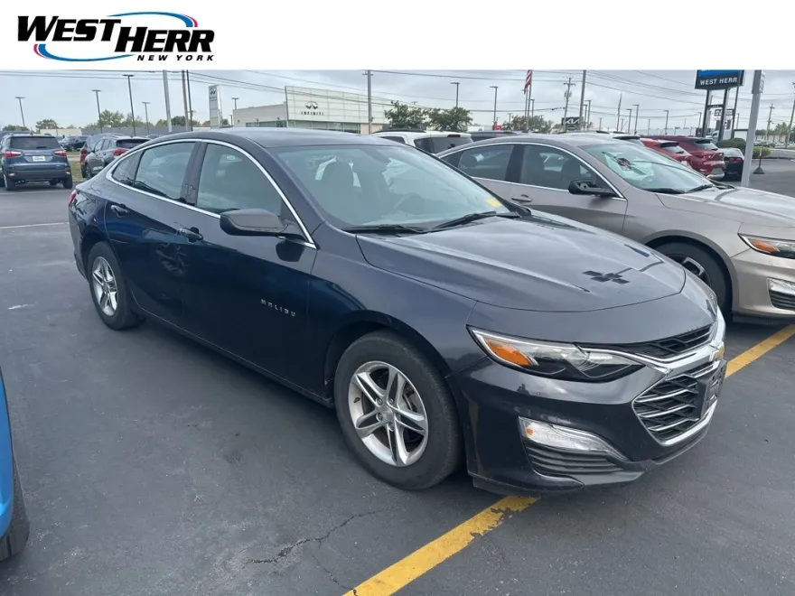 2022 Chevrolet Malibu photo 1