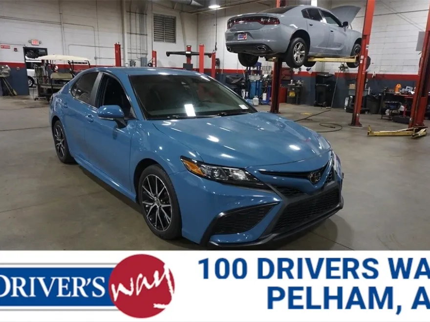 2023 Toyota Camry SE photo 1