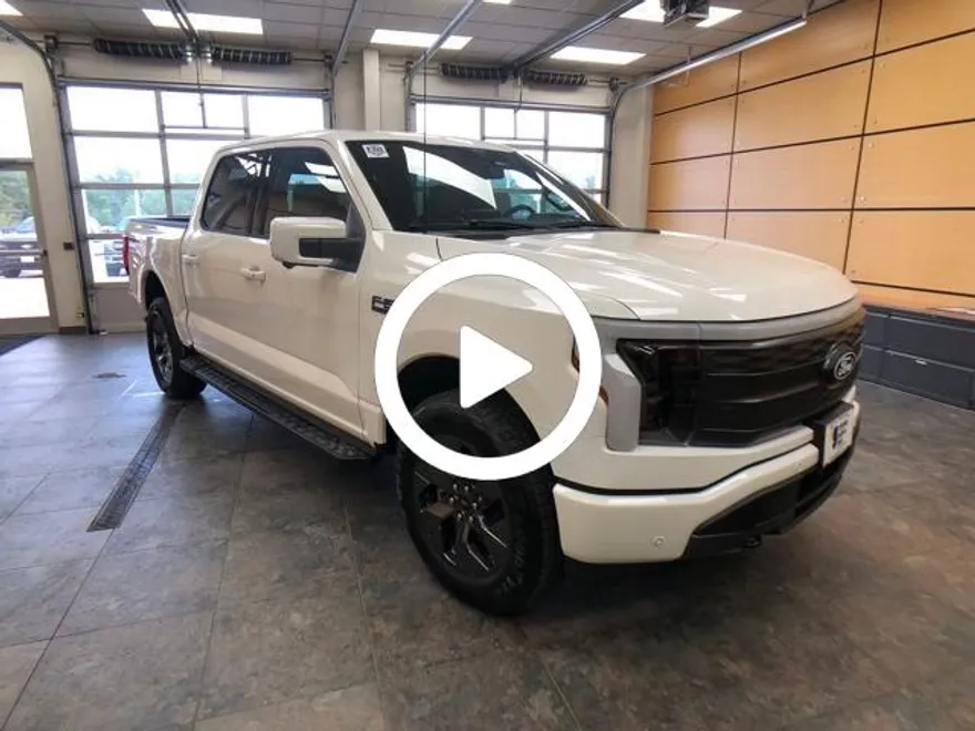 2025 Ford F-150 Lightning Lariat photo 1