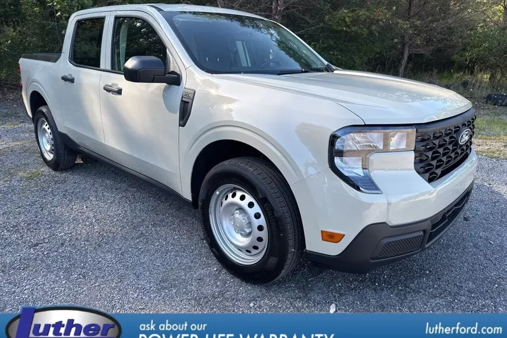 2025 Ford Maverick XL photo 1
