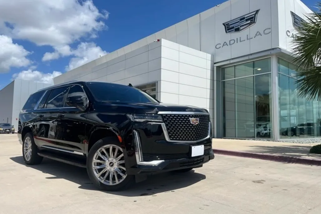 2023 Cadillac Escalade ESV Premium Luxury photo 1