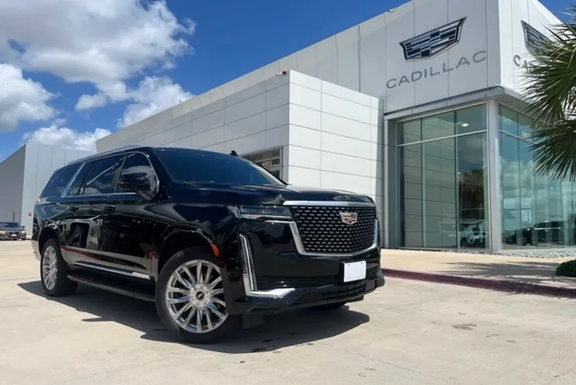 2023 Cadillac Escalade ESV Premium Luxury photo 1
