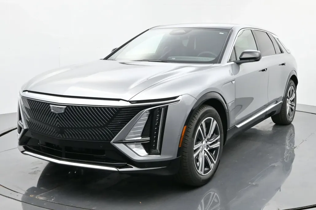 2025 Cadillac Lyriq Luxury photo 1