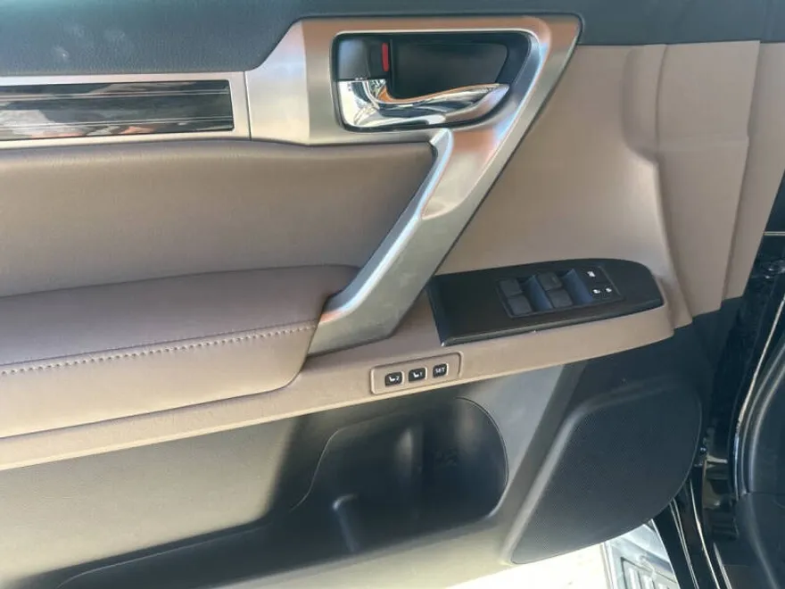 2022 Lexus GX Premium photo 1