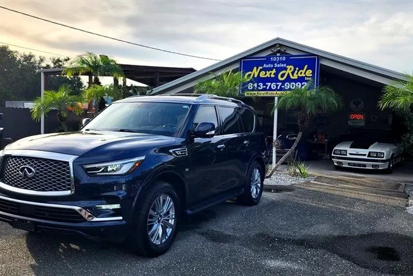 2018 Infiniti QX80 photo 1