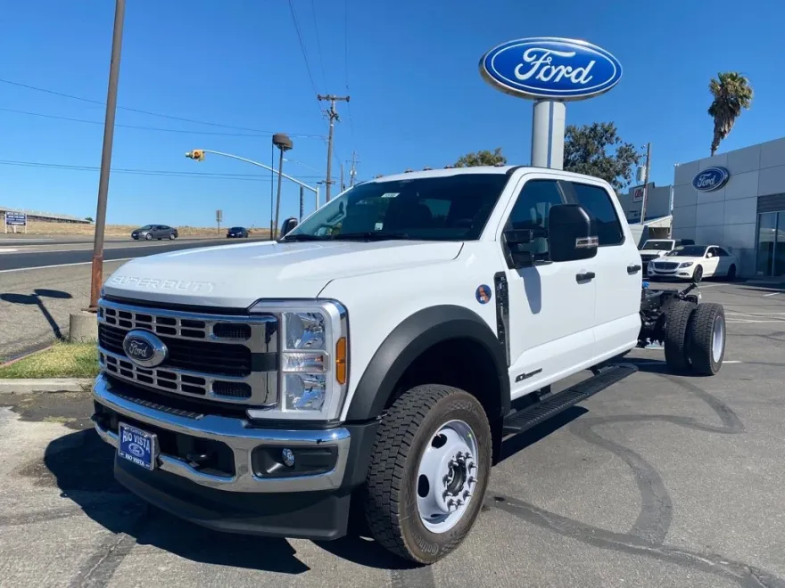 2024 Ford F-550 photo 1