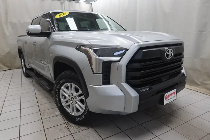 2022 Toyota Tundra SR5 photo 1