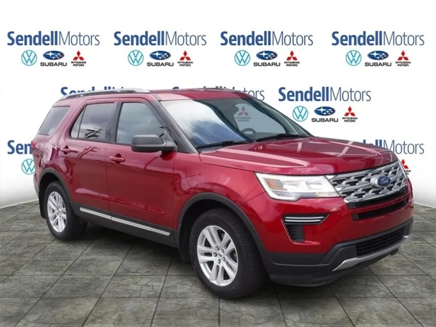 2018 Ford Explorer XLT photo 1