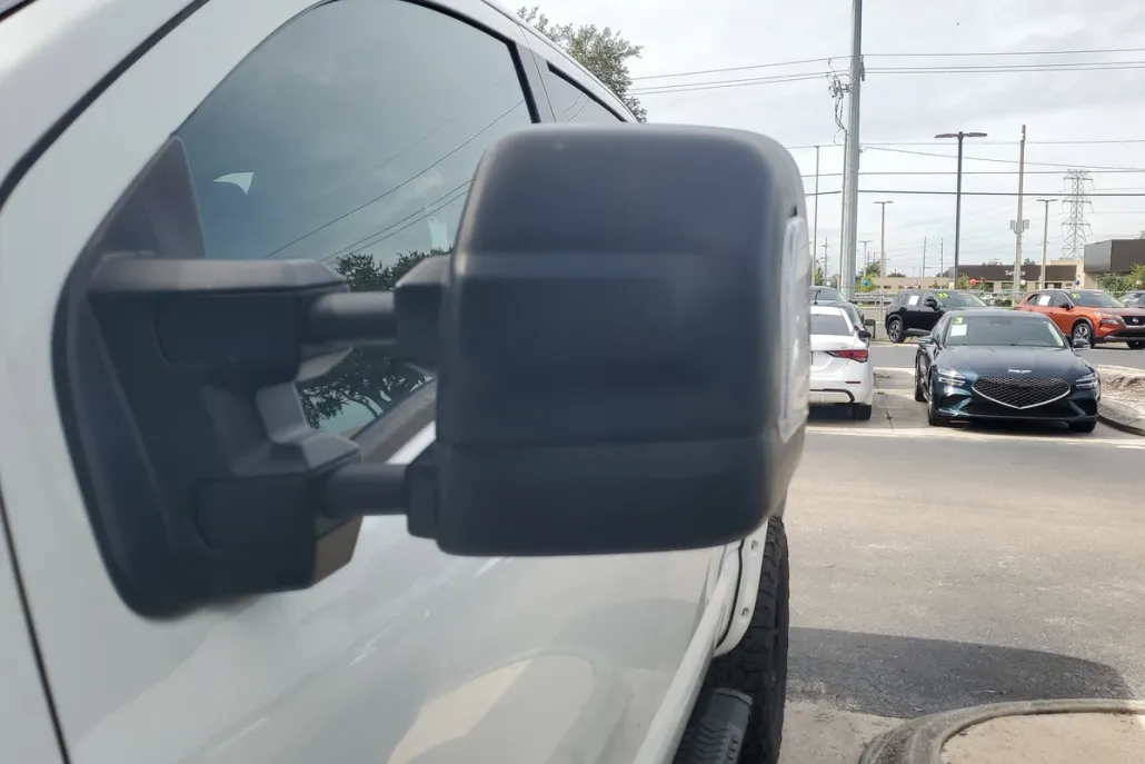 2024 Nissan Titan SV photo 1