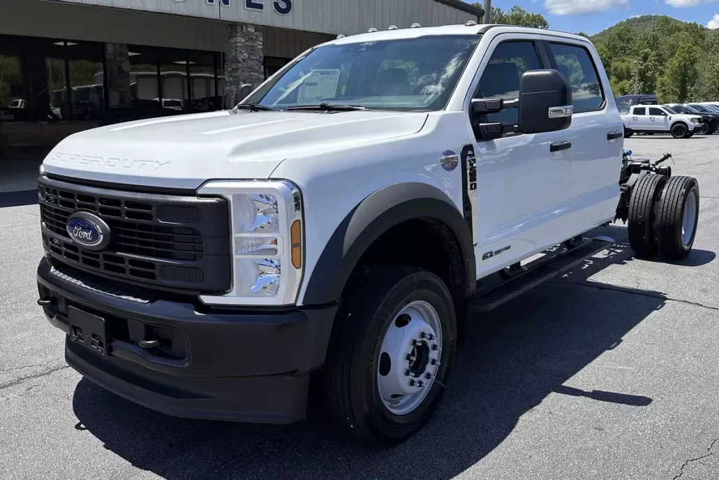2025 Ford F-550 XL photo 1