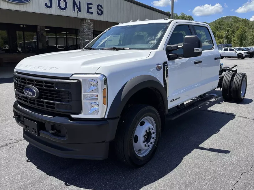 2025 Ford F-550 XL photo 1