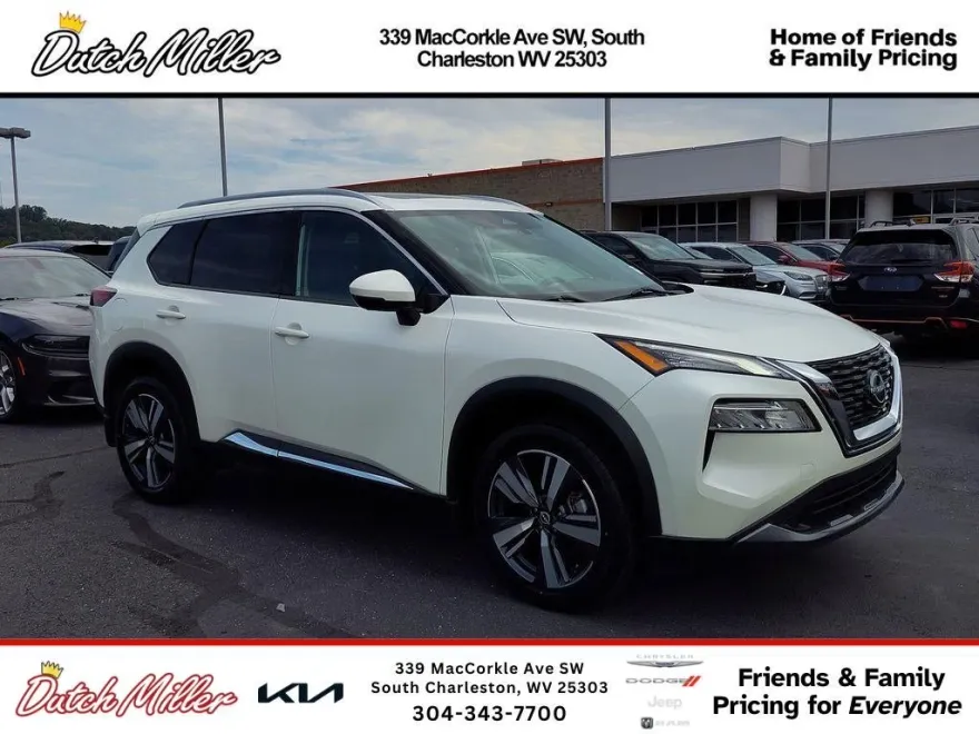 2023 Nissan Rogue SL photo 1