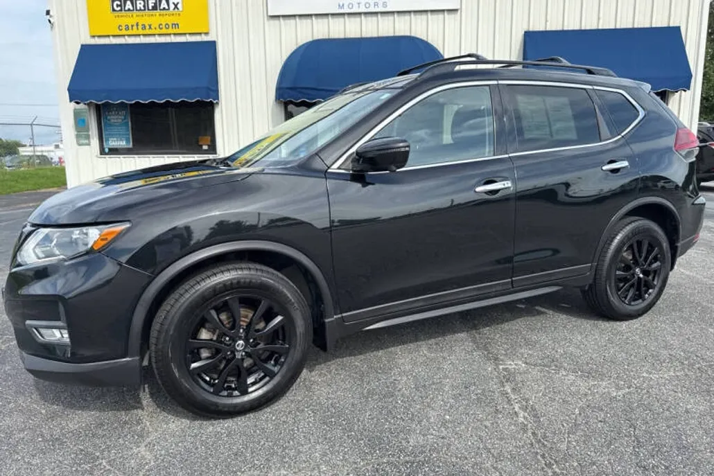 2018 Nissan Rogue SV Midnight Edition photo 1