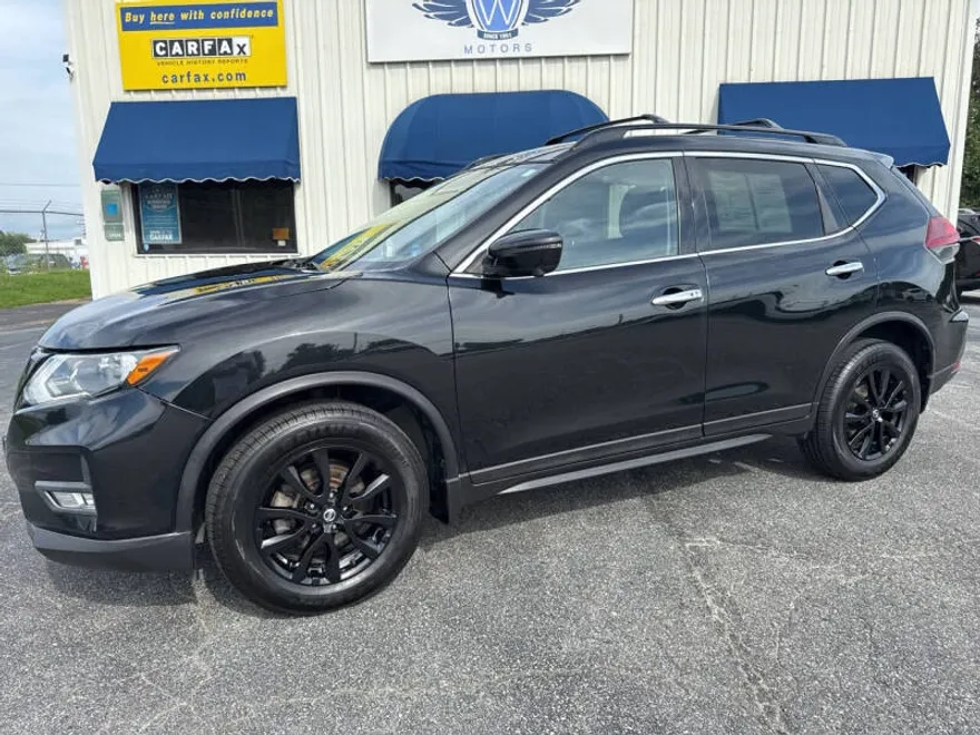2018 Nissan Rogue SV Midnight Edition photo 1