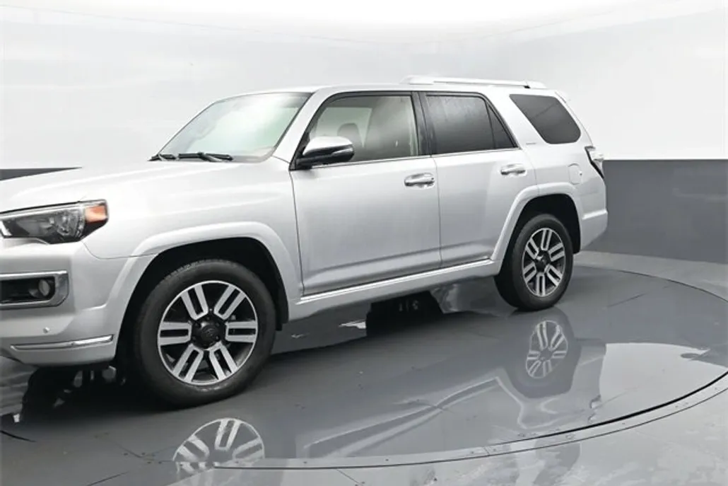 2019 Toyota 4Runner Limited photo 1