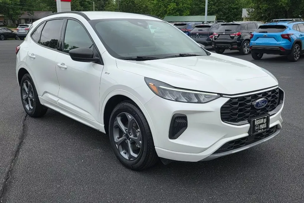 2024 Ford Escape ST-Line photo 1