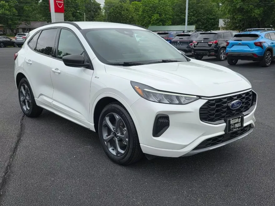 2024 Ford Escape ST-Line photo 1