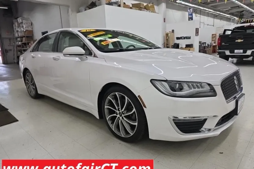 2019 Lincoln MKZ Reserve photo 1