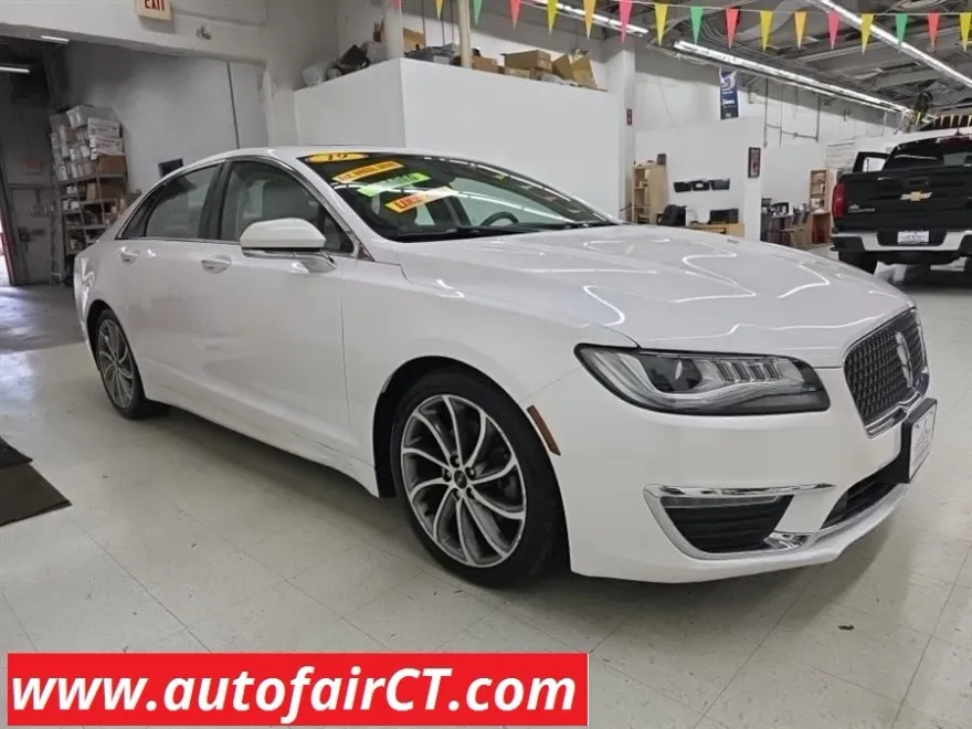 2019 Lincoln MKZ Reserve photo 1
